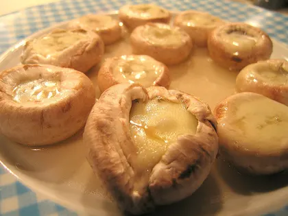 Mikrodalga Fırında Kaşarlı Mantar