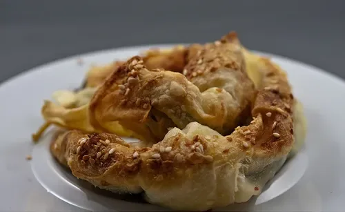 Ispanaklı Yoğurtlu Börek